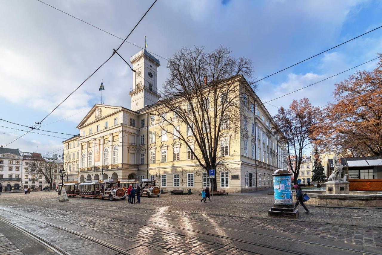 Rynok Square City Center Two Bedroom Apartment! Lviv Exterior photo