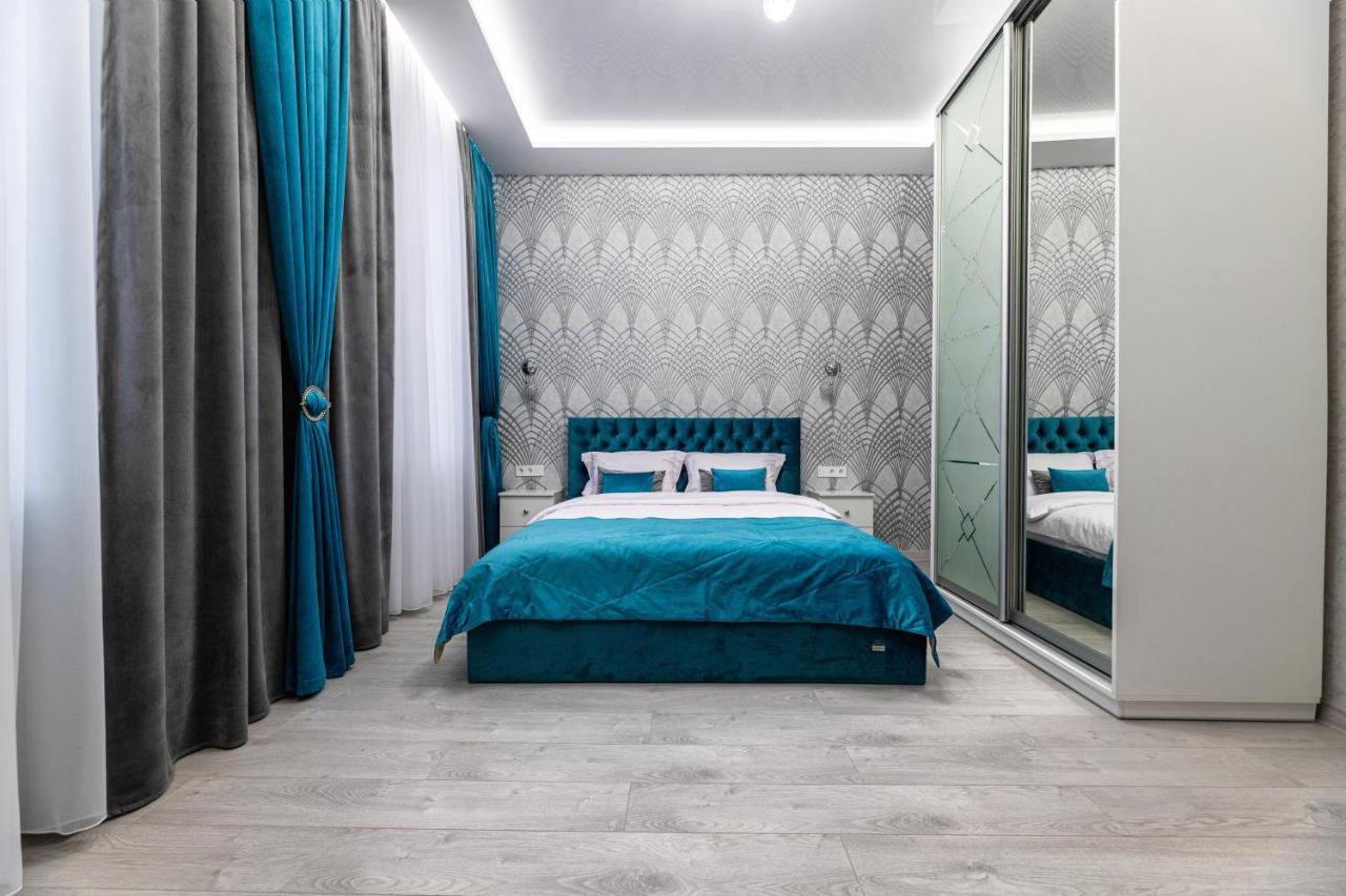 Rynok Square City Center Two Bedroom Apartment! Lviv Exterior photo