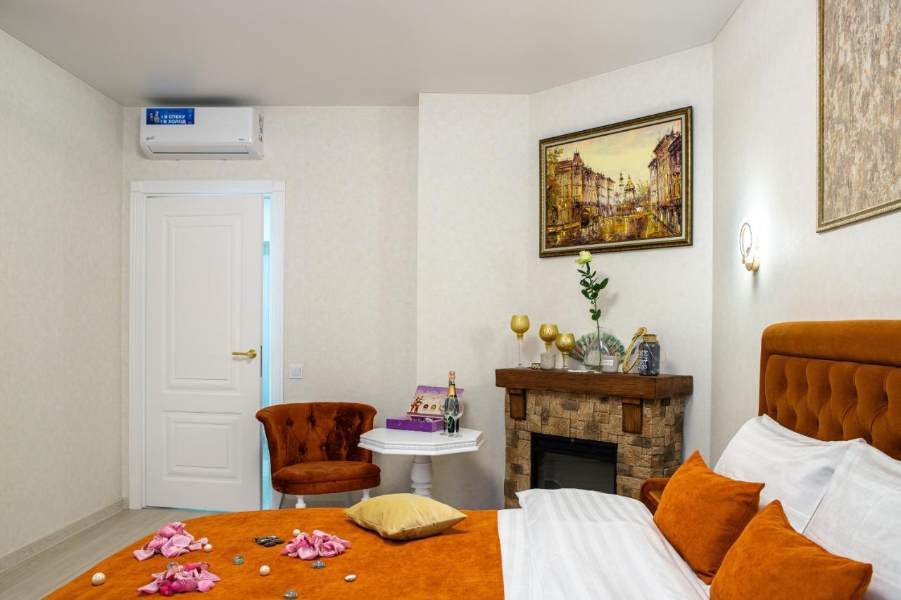 Rynok Square City Center Two Bedroom Apartment! Lviv Exterior photo