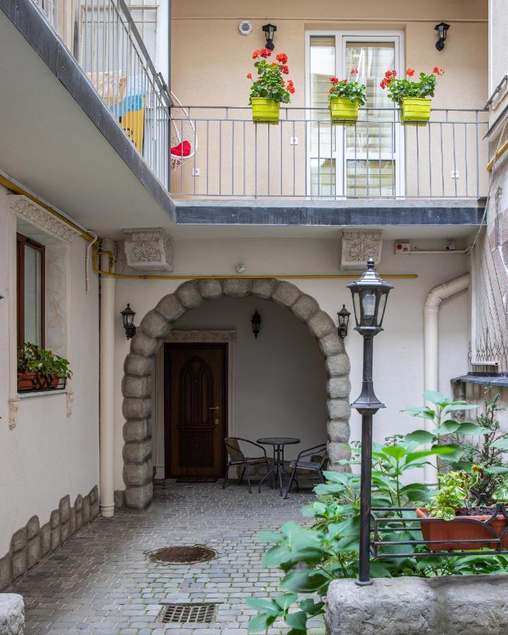 Rynok Square City Center Two Bedroom Apartment! Lviv Exterior photo